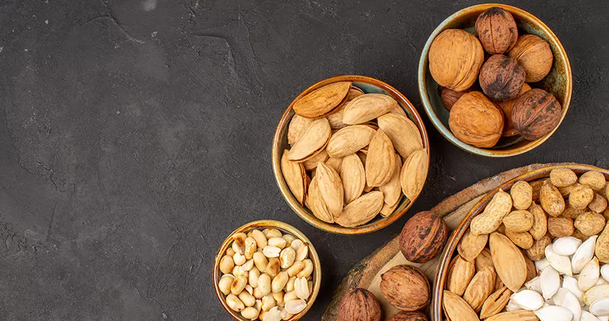 Selección de almendras tostadas y frutos secos a granel Almendras Capó